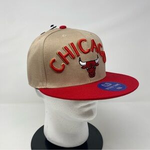 Ultra Game NBA Chicago Bulls Beige / Red Unisex Snapback Hat Cap NEW‎